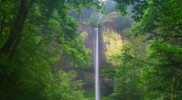 Spend The Day Exploring Dozens Of Waterfalls In Oregon’s Columbia River Gorge