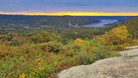 The One Loop Trail In New York That's Perfect For A Short Day Hike, No Matter What Time Of Year