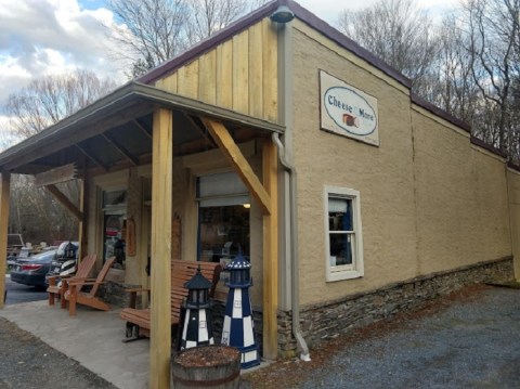 Gap Mills Is A Tiny West Virginia Town With More Restaurants Than Stoplights