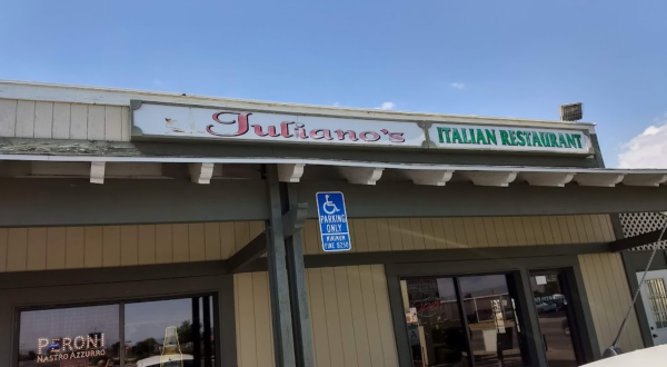 You’d Never Know Some Of The Best Italian Food In Southern California Is Hiding Deep In The Mojave Desert