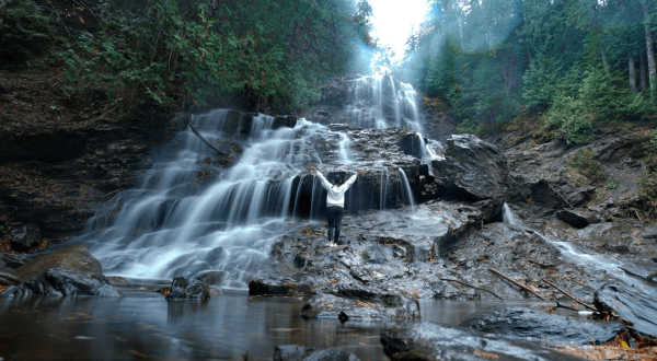 New Hampshire’s Most Easily Accessible Waterfall Is Hiding In Plain Sight At The Beaver Brook Falls State Wayside