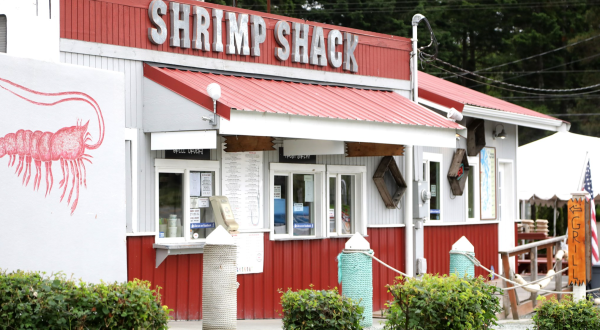 The Best Dungeness Crab In The Pacific Northwest Can Be Found At This Unassuming Seafood Shack In Washington