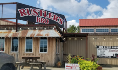 Most People Don't Know Rustler's BBQ In Oklahoma Is One Of The Top Reviewed Restaurants In The State