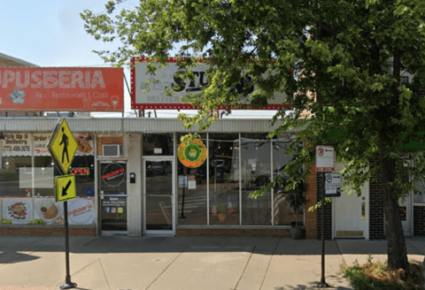 The Best Pizza In The Midwest Can Be Found At This Unassuming Pizzeria In Illinois