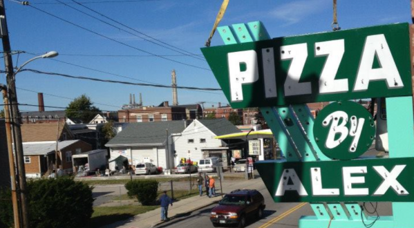 There Are 3 Exceptional Places To Grab A Life-Changing Slice of Pizza All In The Small Town Of Biddeford, Maine