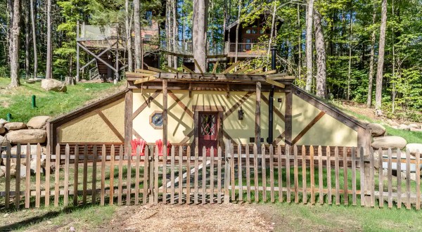 Stay Overnight In A Hobbit Hole Right Here In New York At This Lake George Airbnb