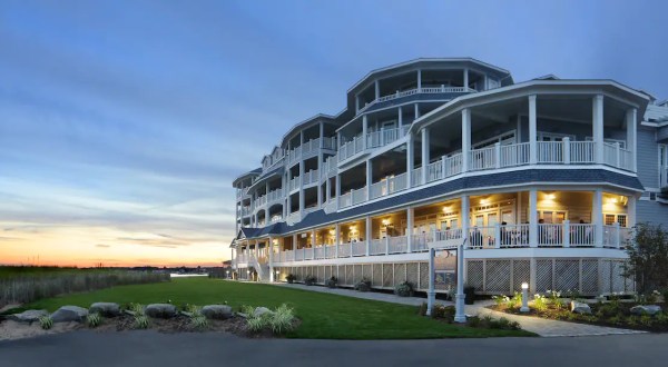 This Connecticut Resort Right On The Beach Will Make You Forget All Of Your Worries