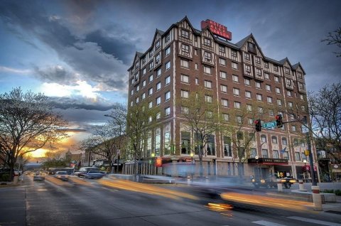 The Most Famous Hotel In South Dakota Is Also One Of The Most Historic Places You'll Ever Sleep