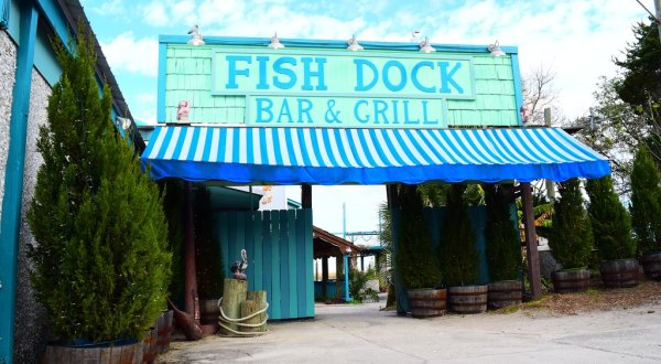 This Georgia Seafood Spot Offers Fresh Food Cooked Straight From The Boat