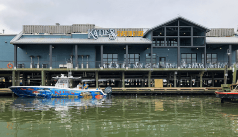 This Texas Seafood Spot Offers Fresh Food Cooked Straight From The Boat