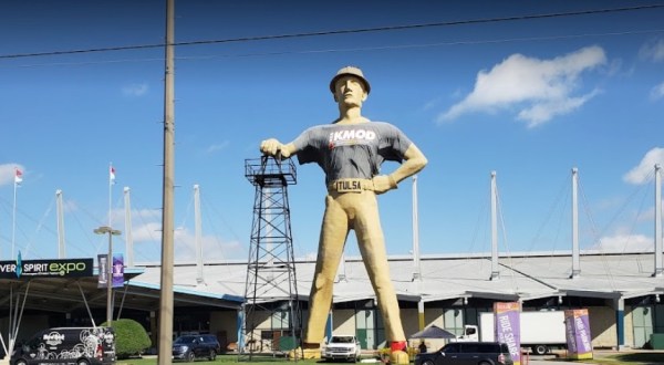 Here’s The Story Behind The Massive Golden Driller Statue In Oklahoma