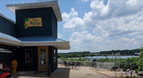 The One-Of-A-Kind Parrot Steakhouse & Grill Just Might Have The Most Scenic Views In All Of Oklahoma