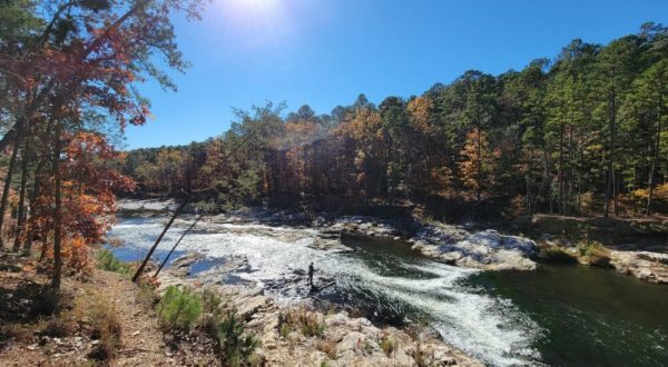 The One Loop Trail In Oklahoma That’s Perfect For A Short Day Hike, No Matter What Time Of Year