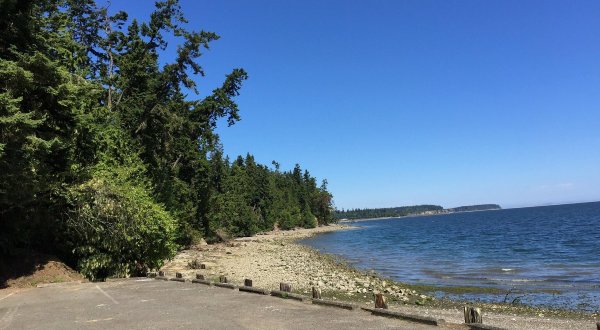 There’s A Bayfront Campground Hiding In A Washington State Park Where You Can Camp Year-Round