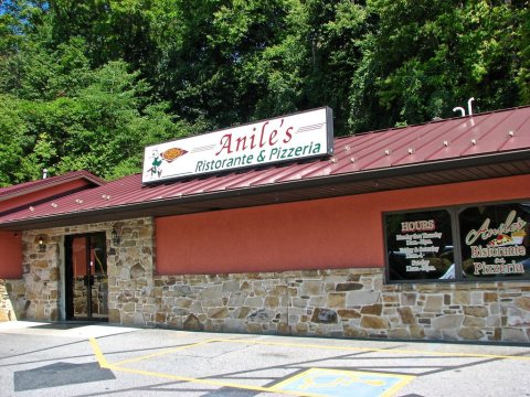 There’s A Small Town In Pennsylvania Known For Its Truly Epic Pizza Joint