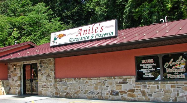 There’s A Small Town In Pennsylvania Known For Its Truly Epic Pizza Joint