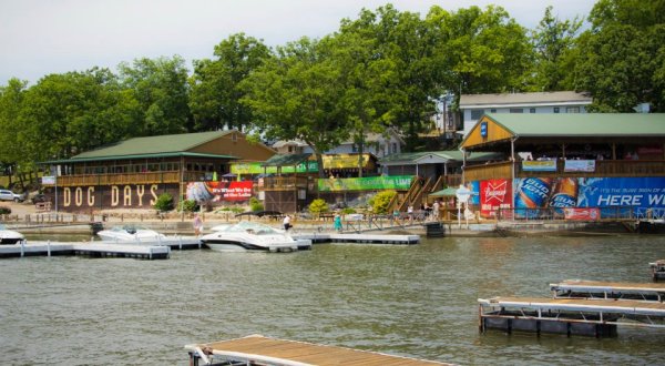 The Boat Ride To Dog Days Bar & Grill In Missouri Is Almost As Fantastic As The Food