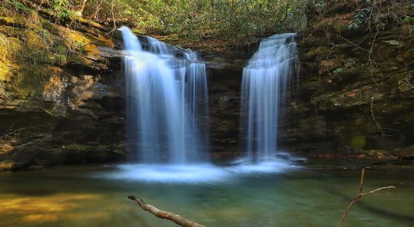 This 5.5-Mile Trail In South Carolina Leads To A Rare Double Waterfall From Two Creeks