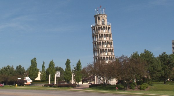 We Bet You Didn’t Know That Illinois Was Home To One Of The Only Leaning Towers In North America