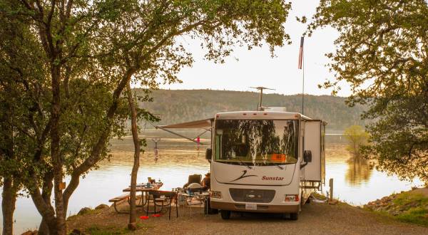 There’s A Lake Hiding In The Northern California Foothills Where You Can Camp Year-Round