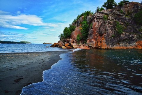 A Trip To This Black Sand Beach In Minnesota Is An Adventure Like No Other