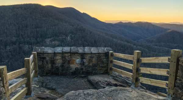 Take A Hike To A Virginia Overlook That’s Like The Miniature Grand Canyon