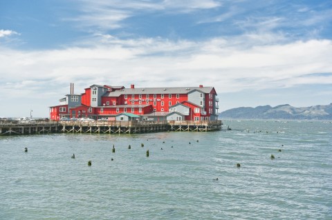Located Literally 600 Feet Into The Columbia River, Oregon's Cannery Pier Hotel Is a Next-Level Waterfront Experience