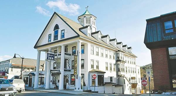 Explore The New England Ski Museum In New Hampshire, Then Stay The Night In The Historic Thayer’s Inn