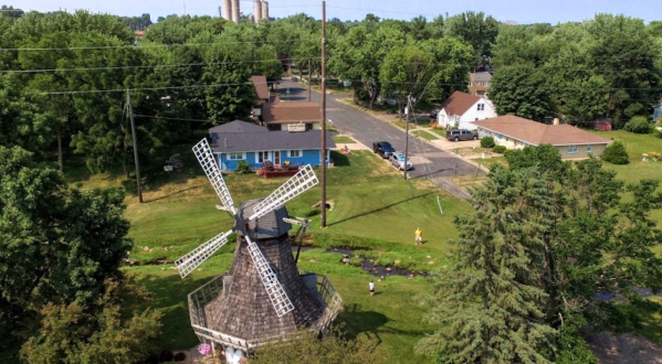 There’s A Quirky Windmill Park Hiding Right Here In Wisconsin And You’ll Want To Plan Your Visit