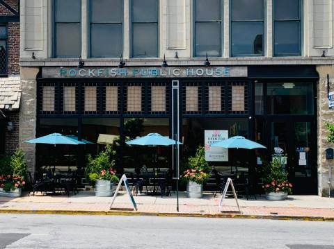 This Pennsylvania Seafood Spot Offers Fresh Food That Tastes Like It's Cooked Straight From The Boat