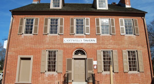 One Of The Oldest Restaurants In The US Is Delaware’s Cantwell’s Tavern And It’s Delicious