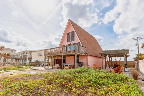 The Hidden Pink Seahorse Cottage In Florida Is A Beach Getaway With The Utmost Charm