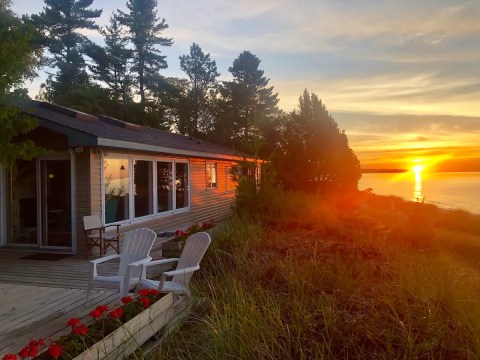 The Hidden Sand Beach Cottage In Wisconsin Is A Beach Getaway With The Utmost Charm