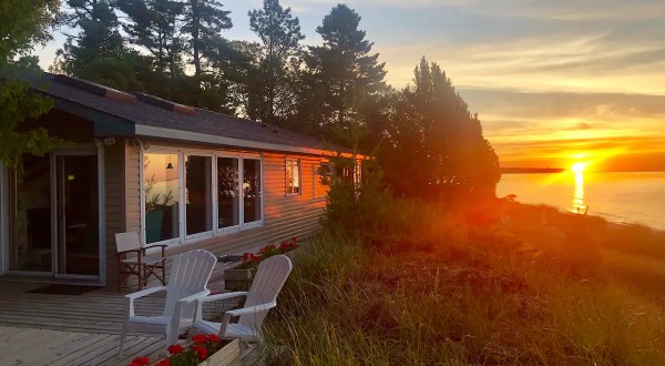 The Hidden Sand Beach Cottage In Wisconsin Is A Beach Getaway With The Utmost Charm