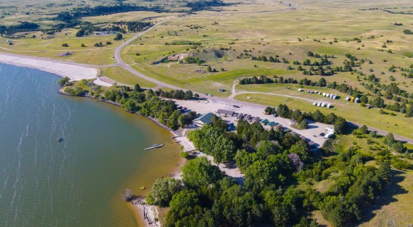 This Nebraska Resort In The Middle Of Nowhere Will Make You Forget All Of Your Worries