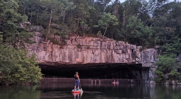 You’ll Have The Most Tennessee Day Ever When You Stand-Up Paddleboard Through An Underground Cavern