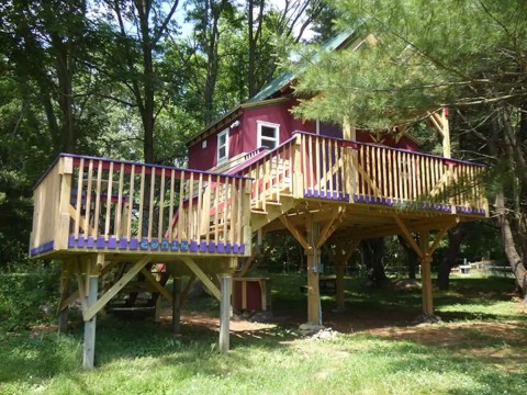 There's A Treehouse In Connecticut Where You Can Spend The Night