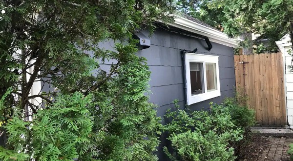 This Tiny House Airbnb in Delaware Comes With Its Own Stargazing Kit
