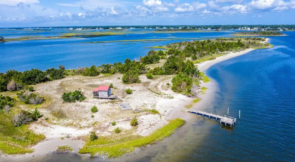The Hidden Eco-Glamp Island Cottage In North Carolina Is A Beach Getaway With The Utmost Charm