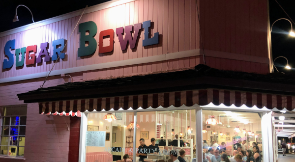 This Retro Ice Cream Parlor Has Been Doling Out The Best Sundaes In Arizona Since 1958