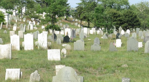 The Hauntingly Beautiful Eastern Cemetery In Maine Has A Fascinating History