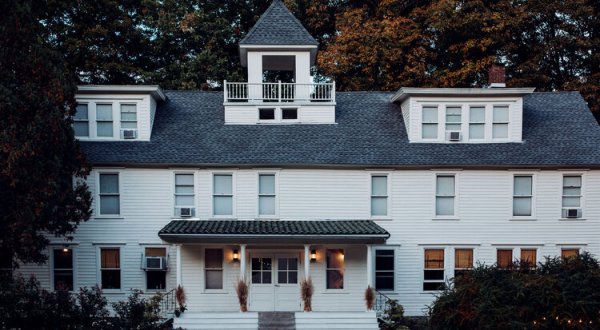This Rustic Bed And Breakfast In New York Is The Ultimate Mountain Getaway