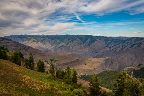 The View From This Little-Known Overlook In Oregon Is Almost Too Beautiful For Words