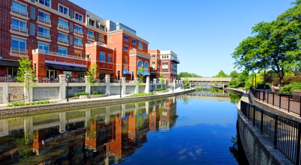 Just 30 Minutes From Chicago, Naperville Is The Perfect Illinois Day Trip Destination