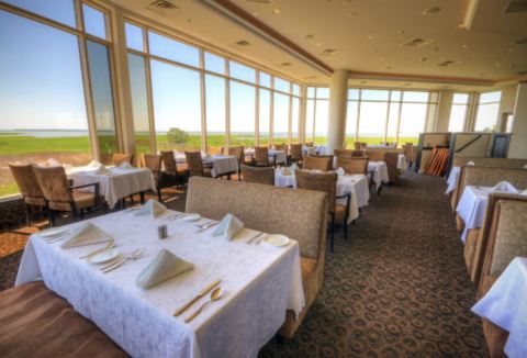 The Panoramic Views From The Hobbit Restaurant In Maryland Are As Praiseworthy As The Food