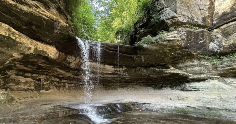 The Ultimate Bucket List For Anyone In Illinois Who Loves Waterfall Hikes