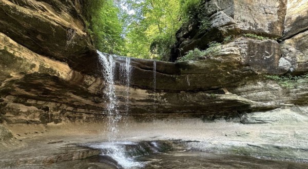 The Ultimate Bucket List For Anyone In Illinois Who Loves Waterfall Hikes