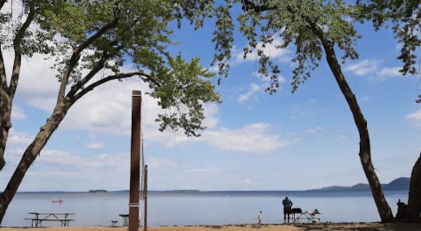 Day Trips To These 4 Pristine Vermont Beaches On Lake Champlain Belong On Your Bucket List
