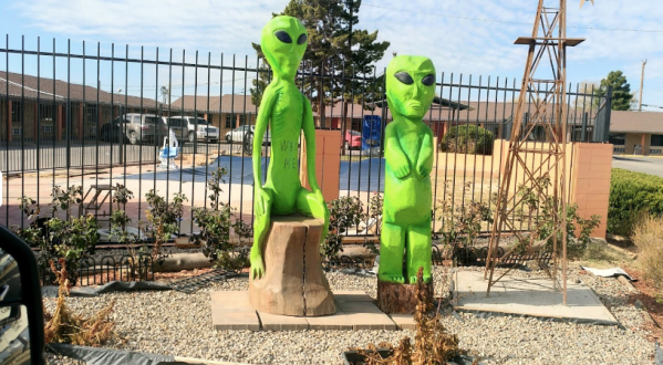 We Bet You Didn’t Know That New Mexico Was Home To One Of The Only Alien-Themed Towns In North America