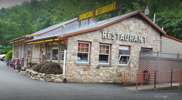 One Of The Most Rustic Restaurants In Virginia Is Also One Of The Most Delicious